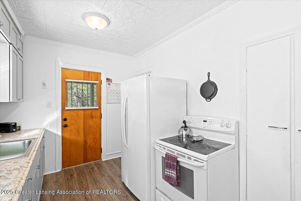 1323 E Cesar E Chavez Ave Lansing, MI 48906  | Single Family