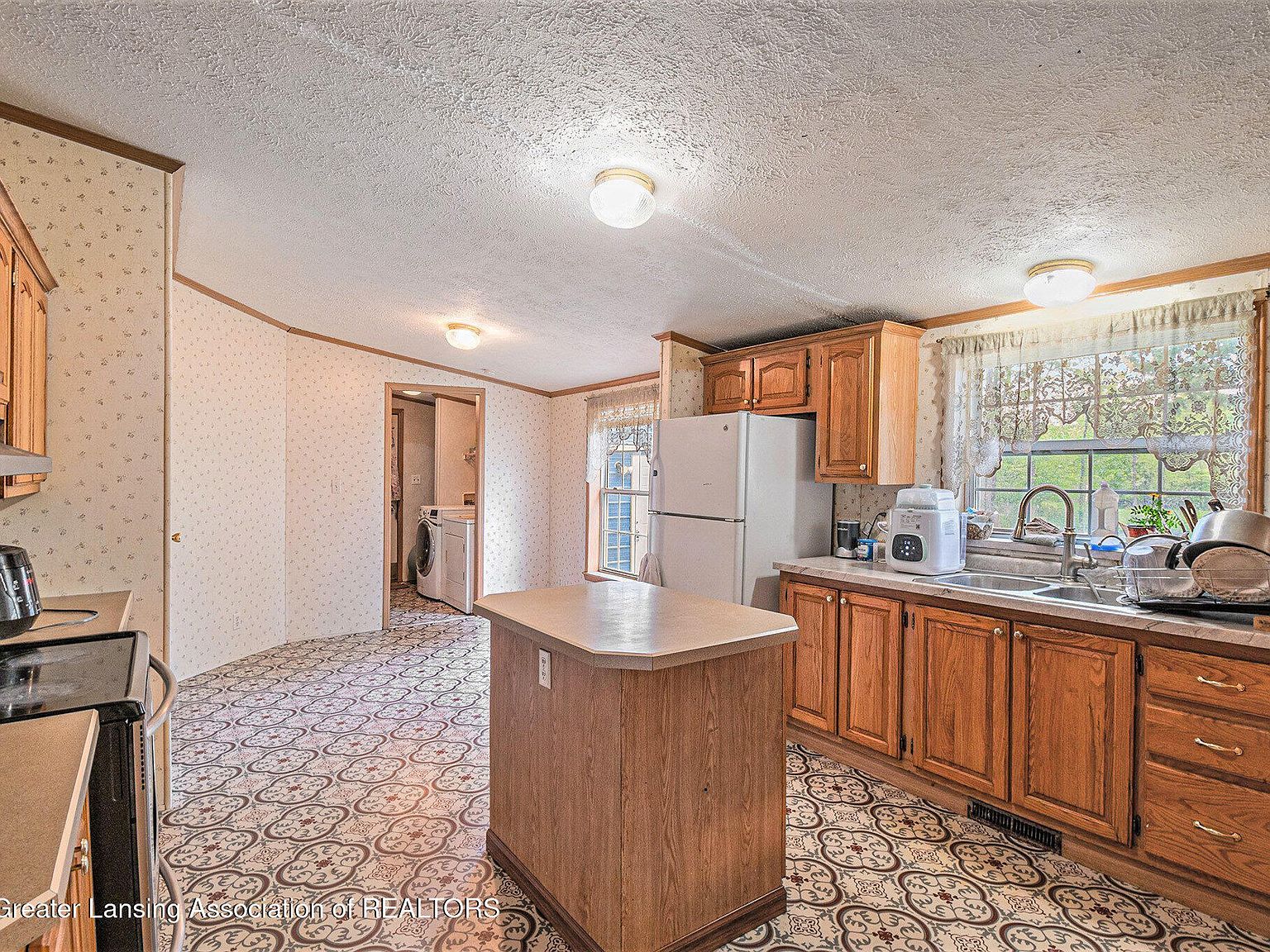 998 E Butterfield Hwy Charlotte, MI 48813 | Single Family