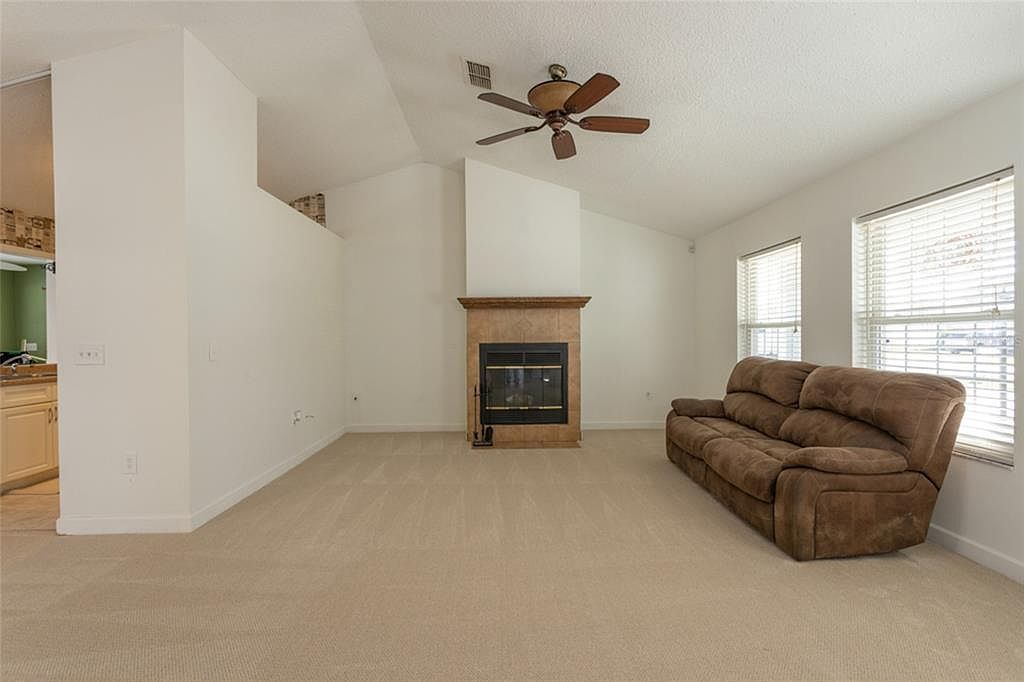 27 Prince Anthony Ln Palm Coast, FL 32164  | Single Family