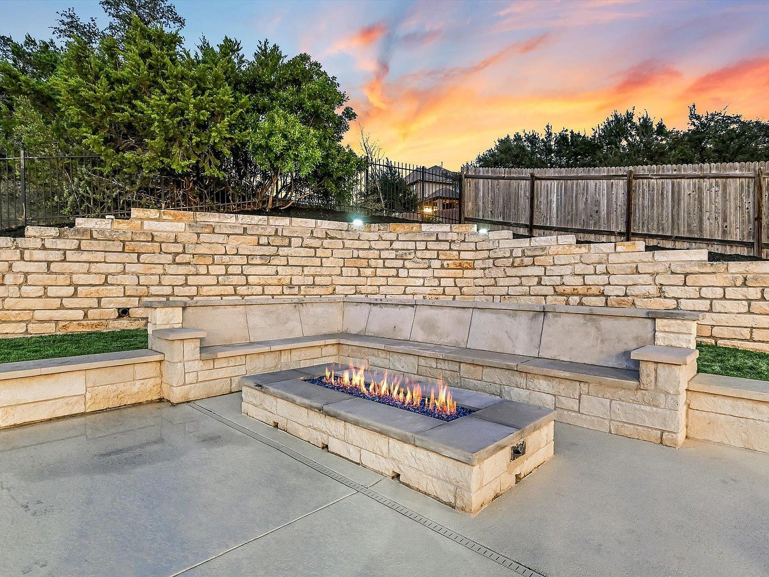 600 Emerald Ridge Dr Austin, TX 78732  | Single Family