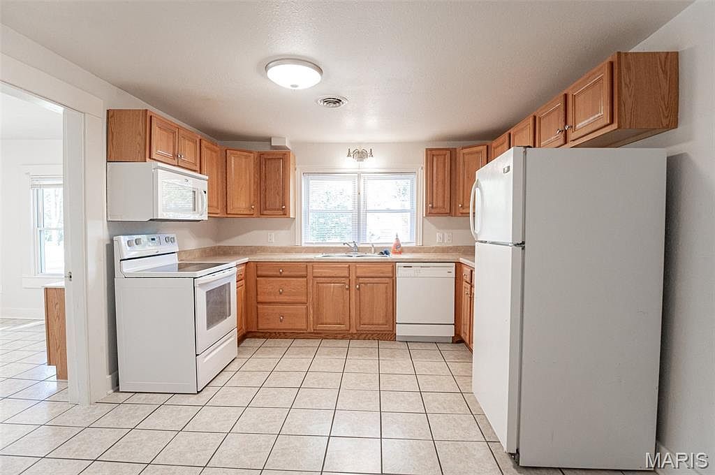 121 Anna St Saint James, MO 65559  | Single Family