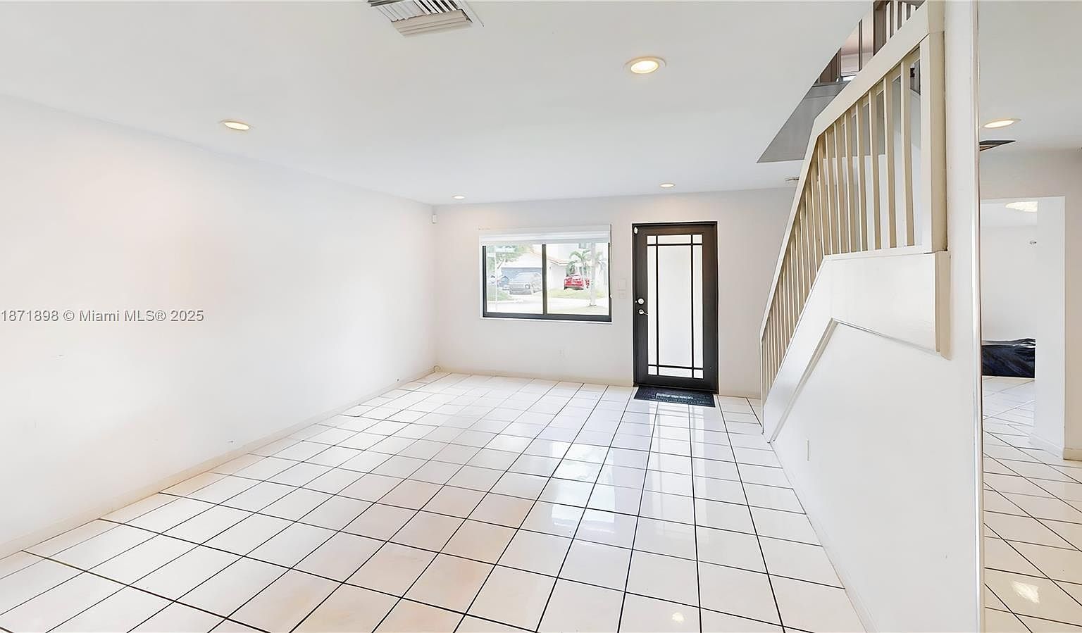 15166 SW 94th Ter Miami, FL 33196  | Single Family