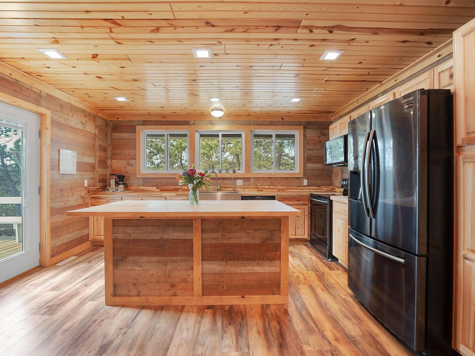 27546 Cascade Rd Hot Springs, SD 57747 | Single Family