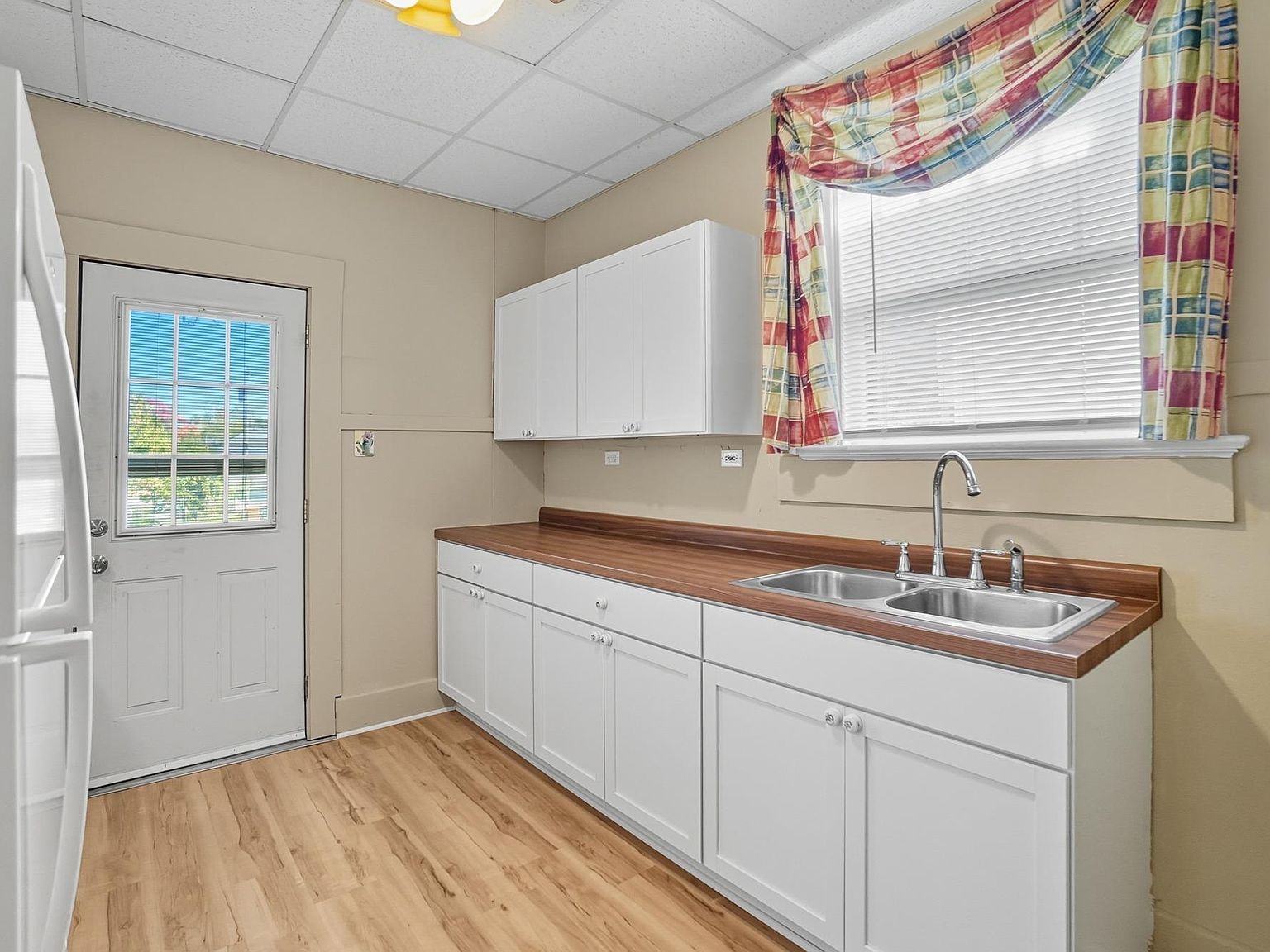 2027 Thompson Ave Fort Wayne, IN 46802  | Single Family