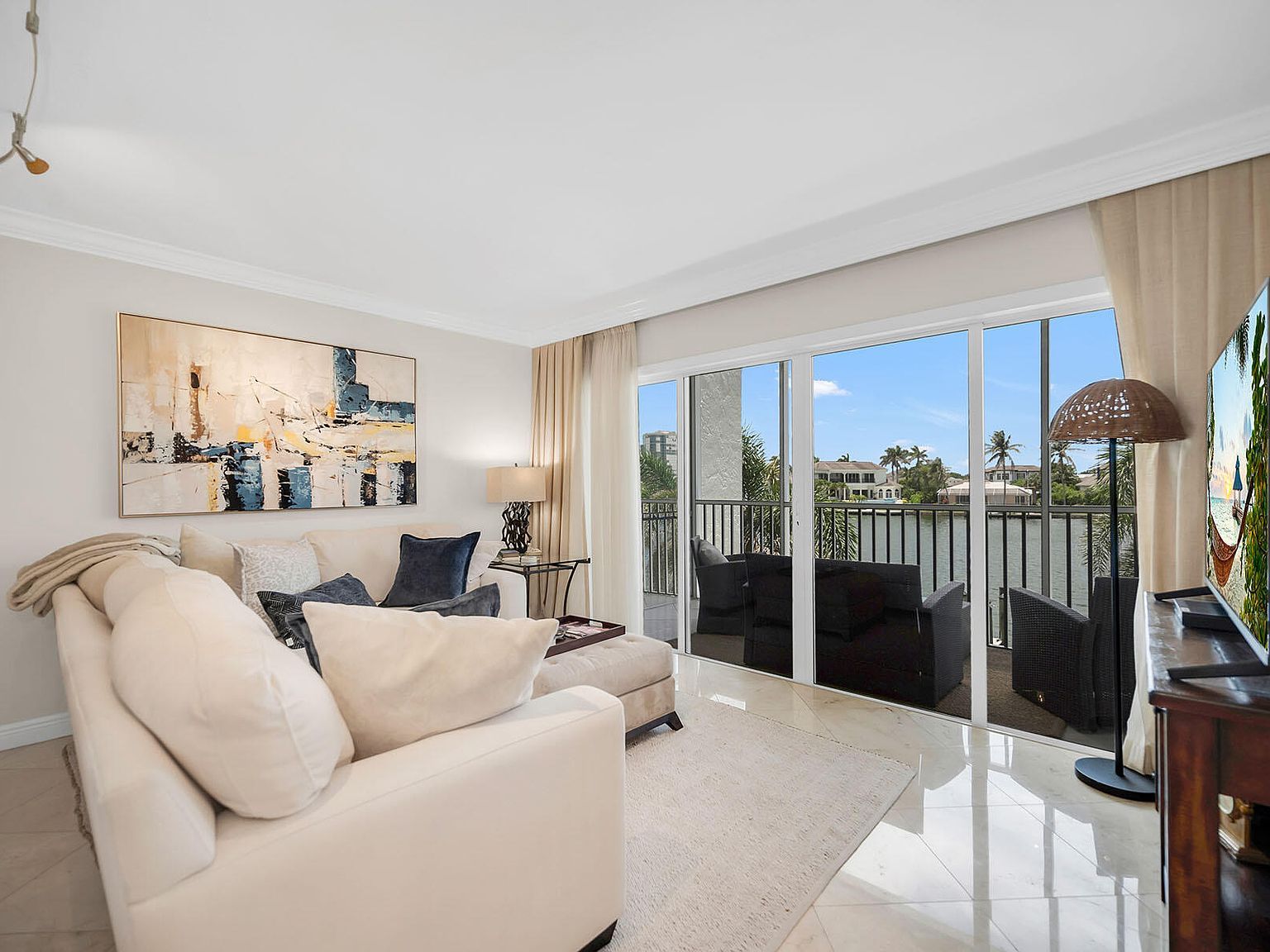 300 Park Shore Dr APT 2E Naples, FL 34103  | Condominium