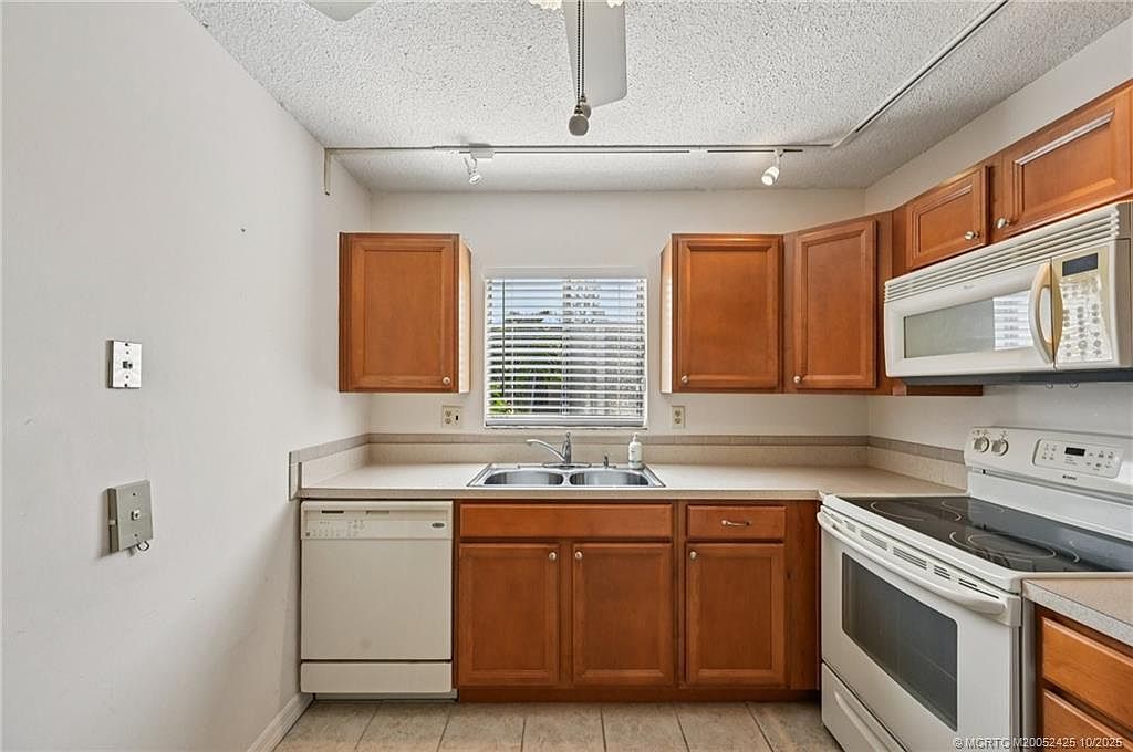 1501 NE 13th Ter APT H1 Jensen Beach, FL 34957  | Condominium