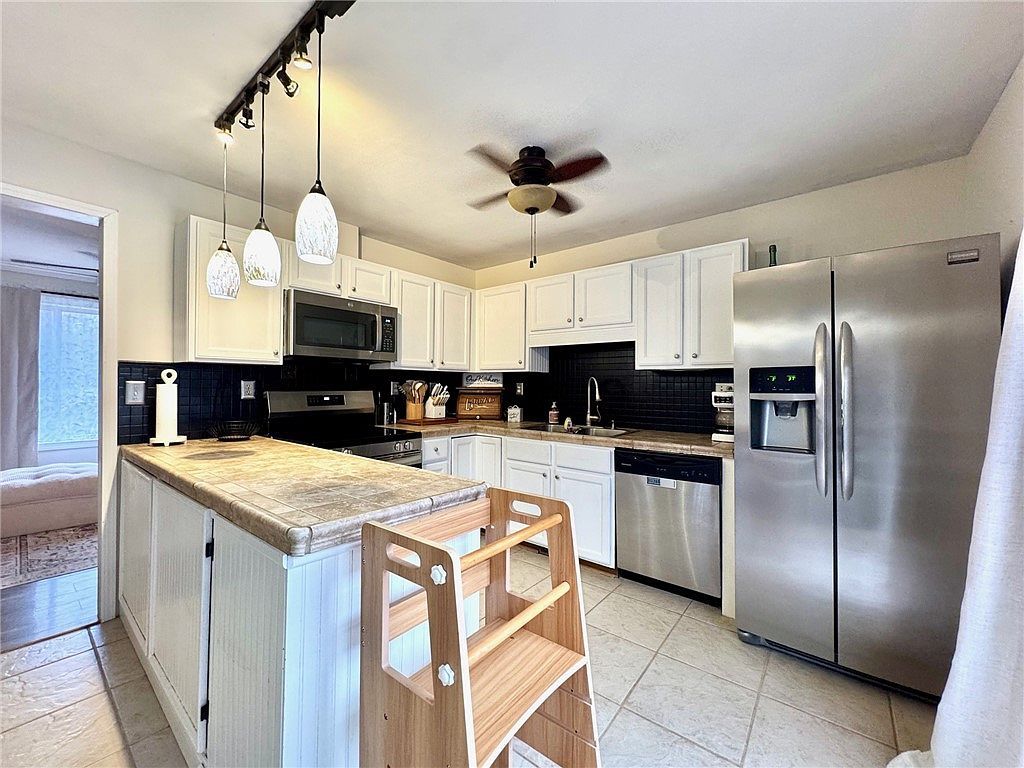 7 Willow Ln Marshall, IL 62441  | Single Family