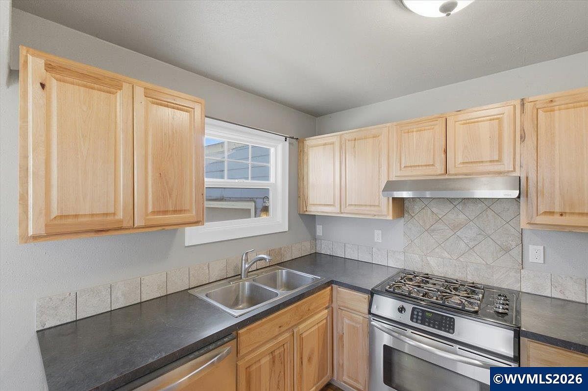 750 E Oak St Lebanon, OR 97355 | Single Family