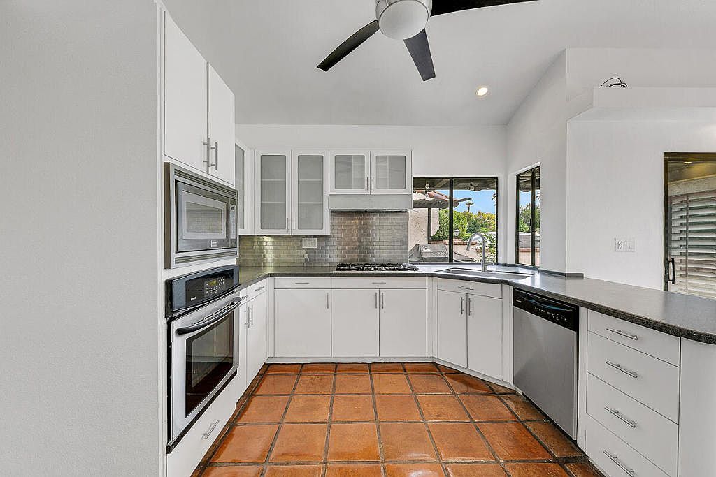 60 Calle Solano Rancho Mirage, CA 92270 | Single Family