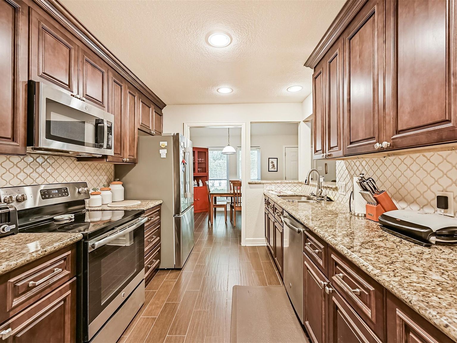 42 Hideaway Dr Friendswood, TX 77546  | New build