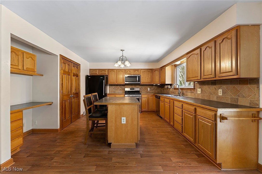 655 Blueberry Hill Dr Canfield, OH 44406  | Single Family