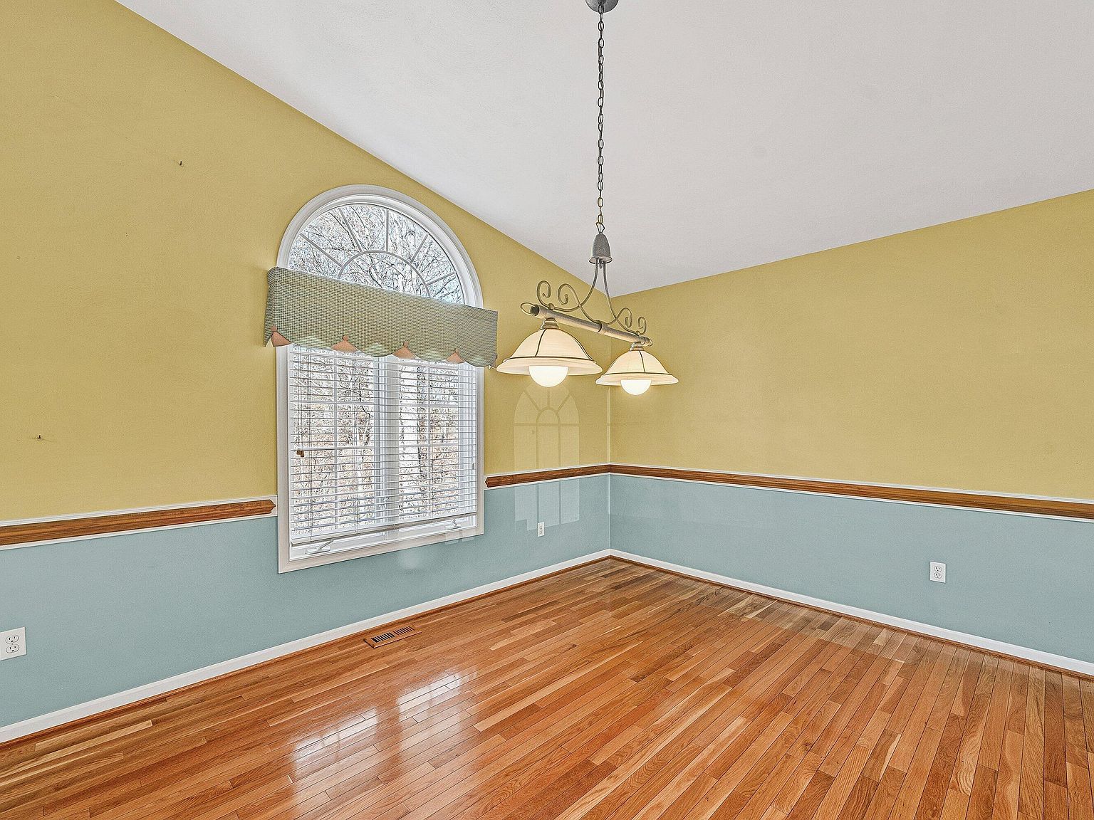 25 Walnut Landing Cir Hardy, VA 24101  | Single Family