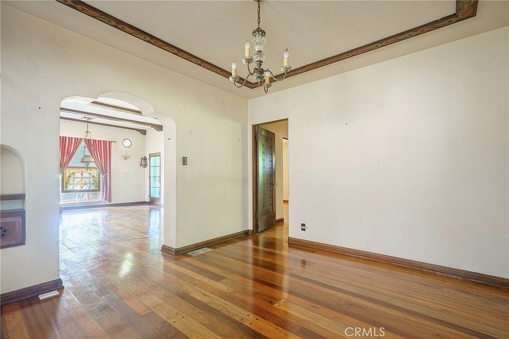 6130 Whitsett Ave North Hollywood, CA 91606  | Multi Family