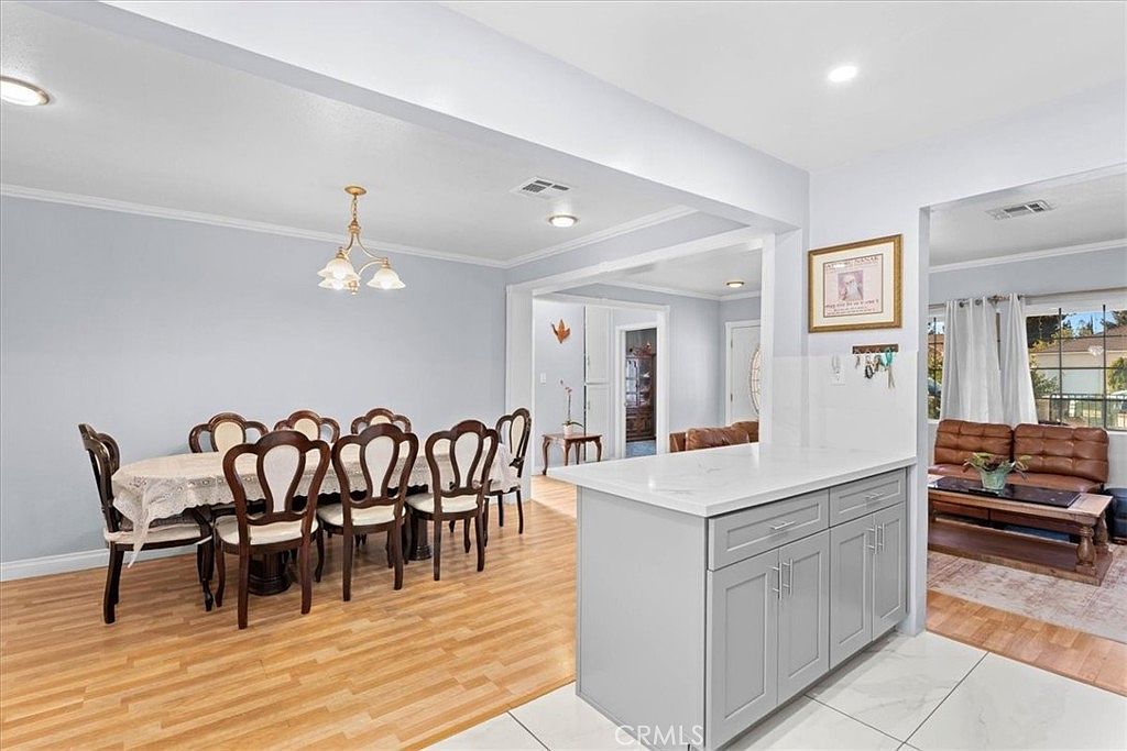 6902 Quakertown Ave Winnetka, CA 91306 | Single Family