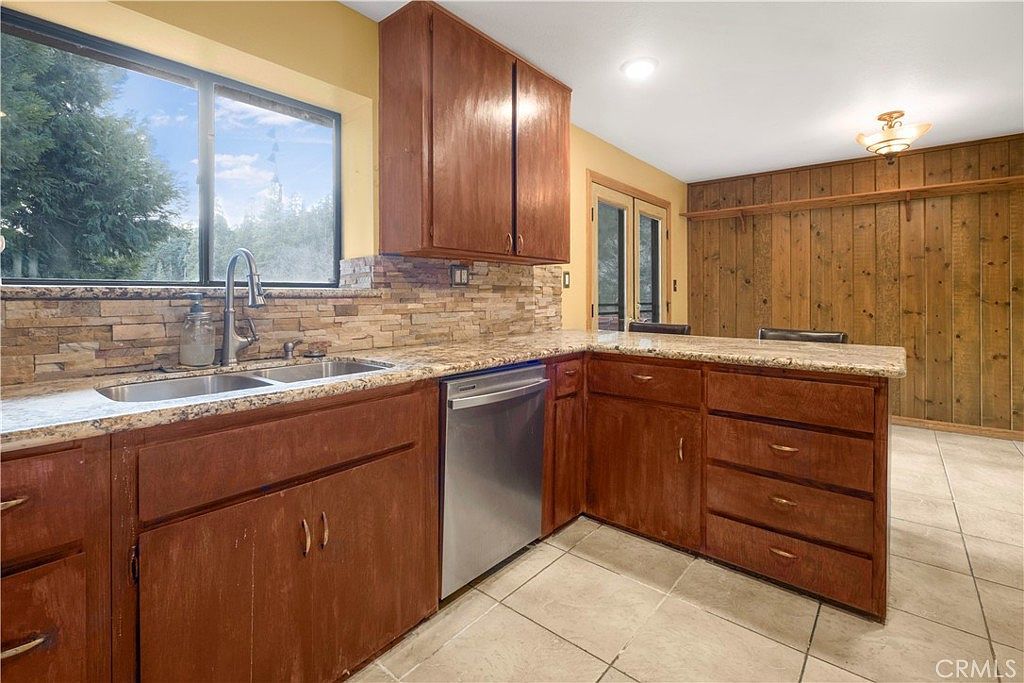 352 Cedarbrook Dr Twin Peaks, CA 92391  | Single Family