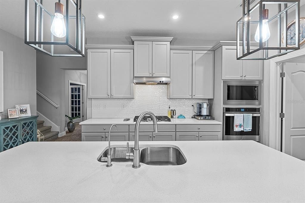 5432 Silver Sun Dr Apollo Beach, FL 33572  | Single Family