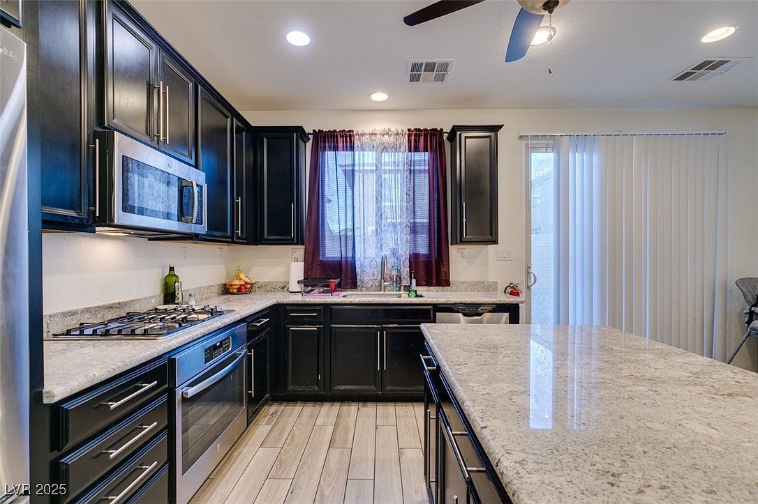 386 Espressivo St Henderson, NV 89011  | Single Family