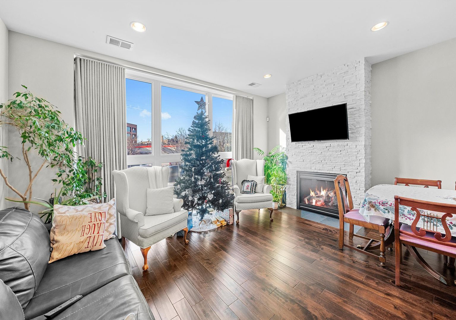 3215 N Elston Ave APT 1N Chicago, IL 60618  | Condominium