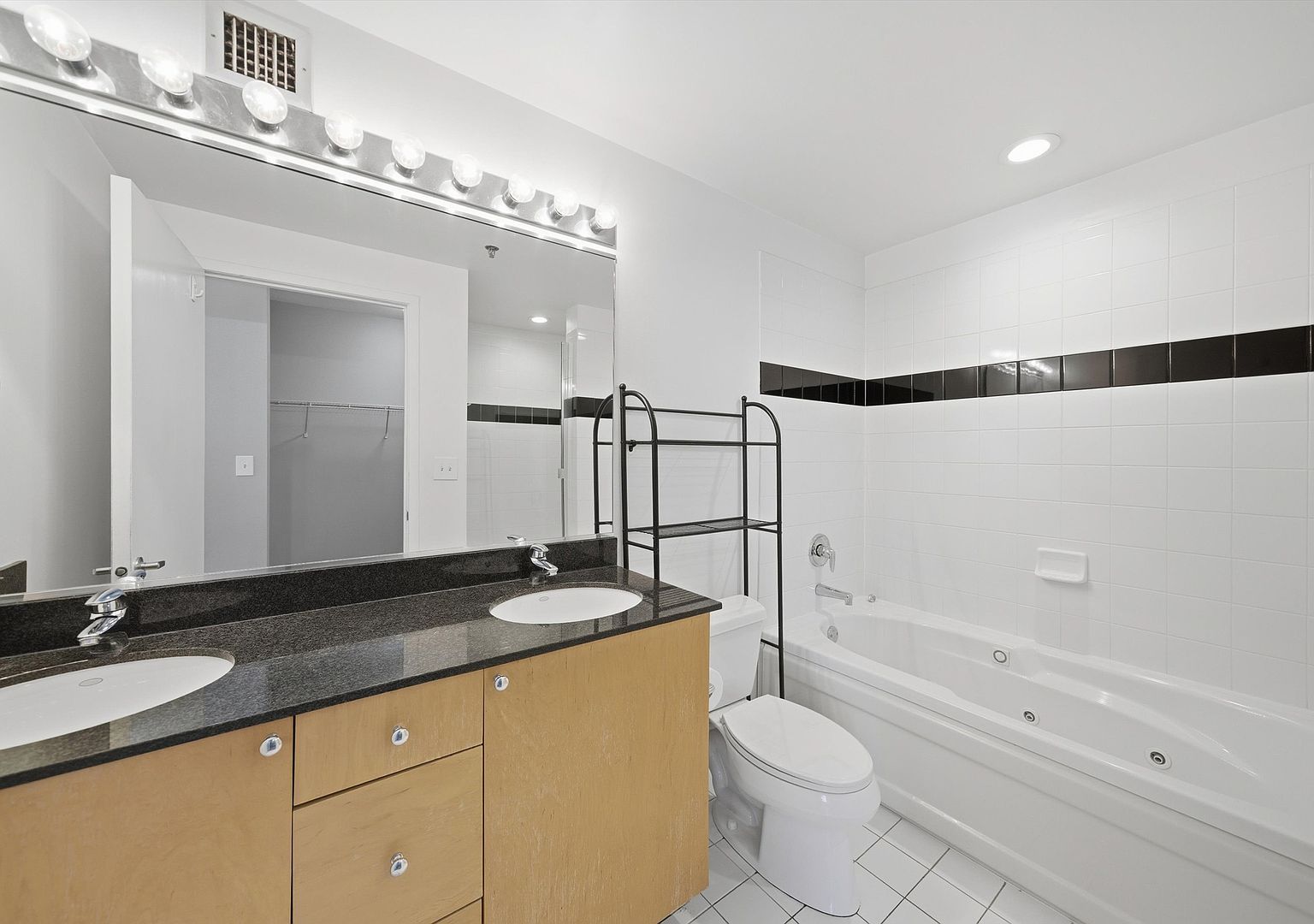 701 S Wells St APT 902 Chicago, IL 60607  | Condominium