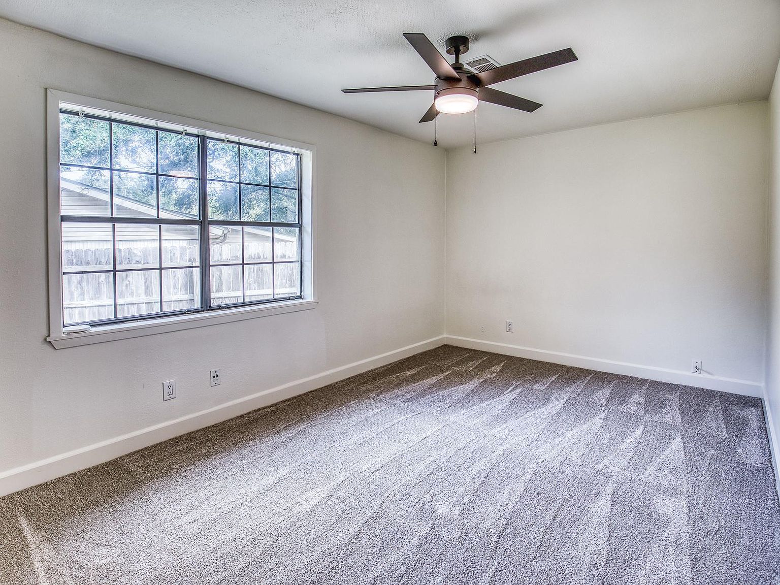 1807 Lakeview Dr Brenham, TX 77833  | Single Family