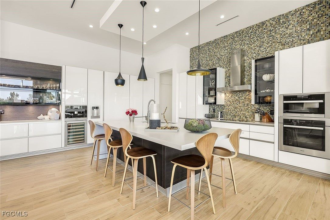 428 SW 39th Ave Cape Coral, FL 33991 | Single Family