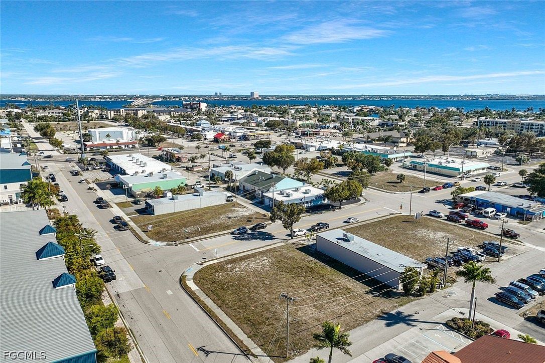 4632 SE 15th Ave Cape Coral, FL 33904  | Land/Lot