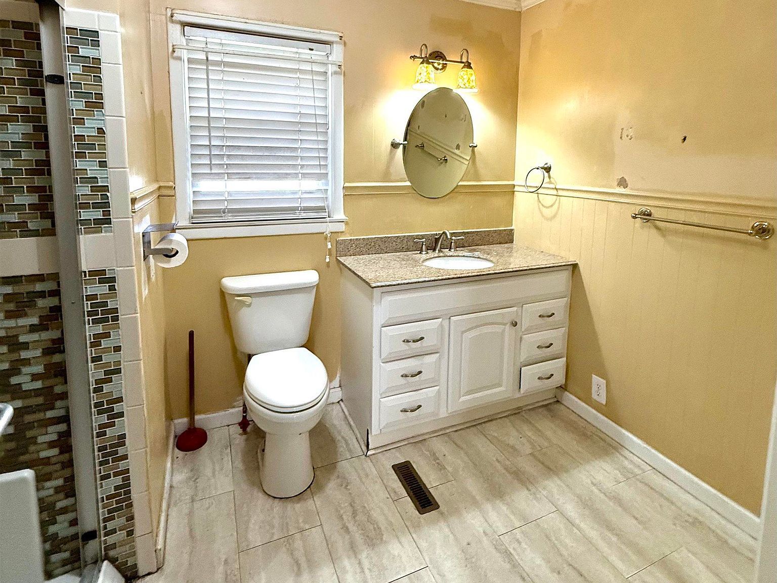 215 Mill St St Matthews, SC 29135 | Single Family