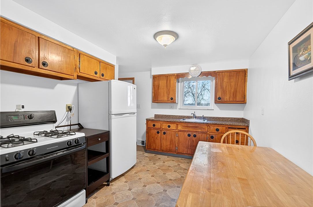 14 N Rolling Hills Ave Irwin, PA 15642 | Single Family