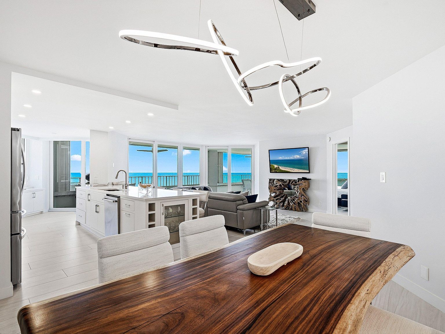 500 S Ocean Blvd APT 801 Boca Raton, FL 33432 | Condominium