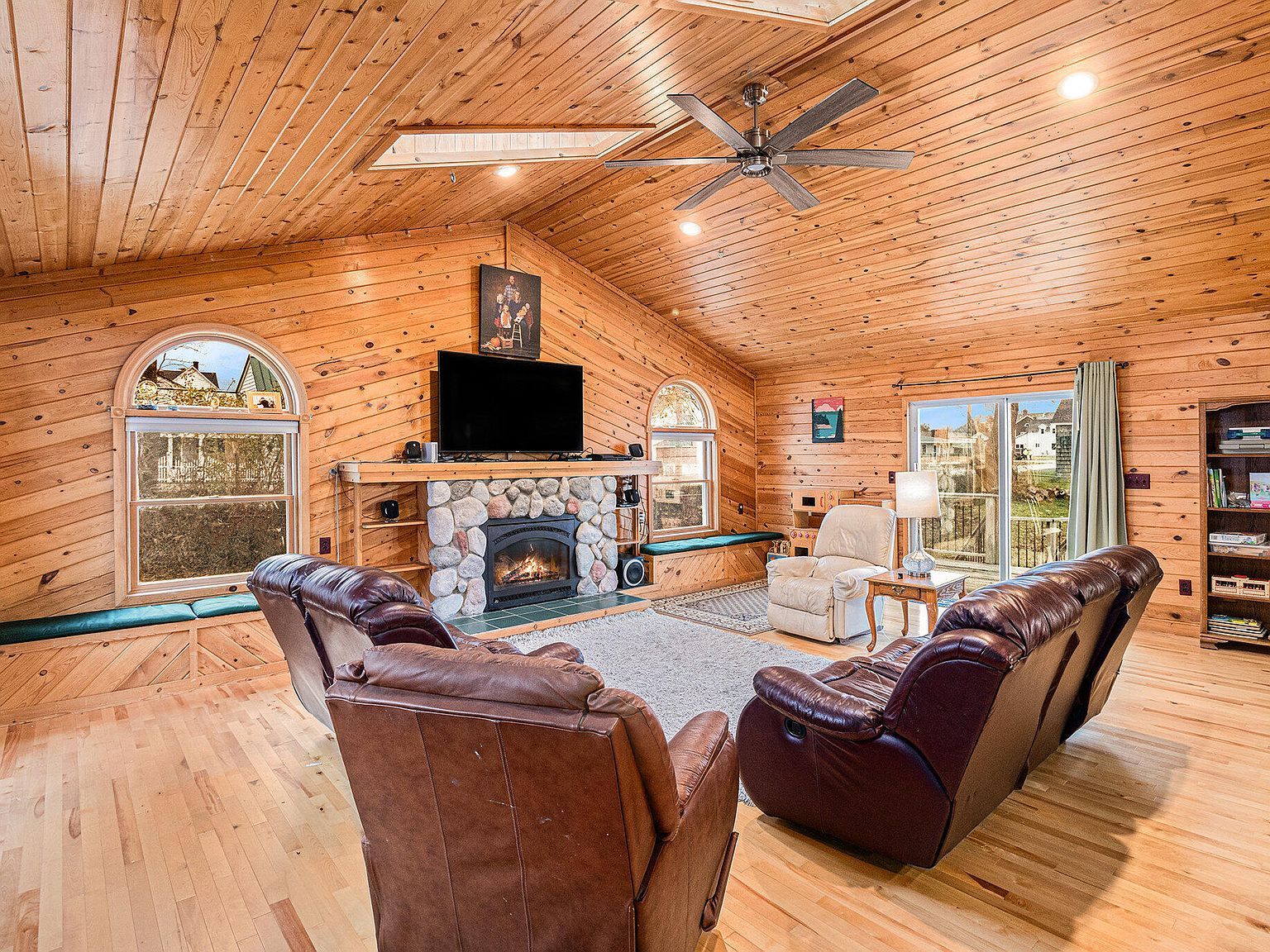 199 High St Saint Ignace, MI 49781 | Single Family