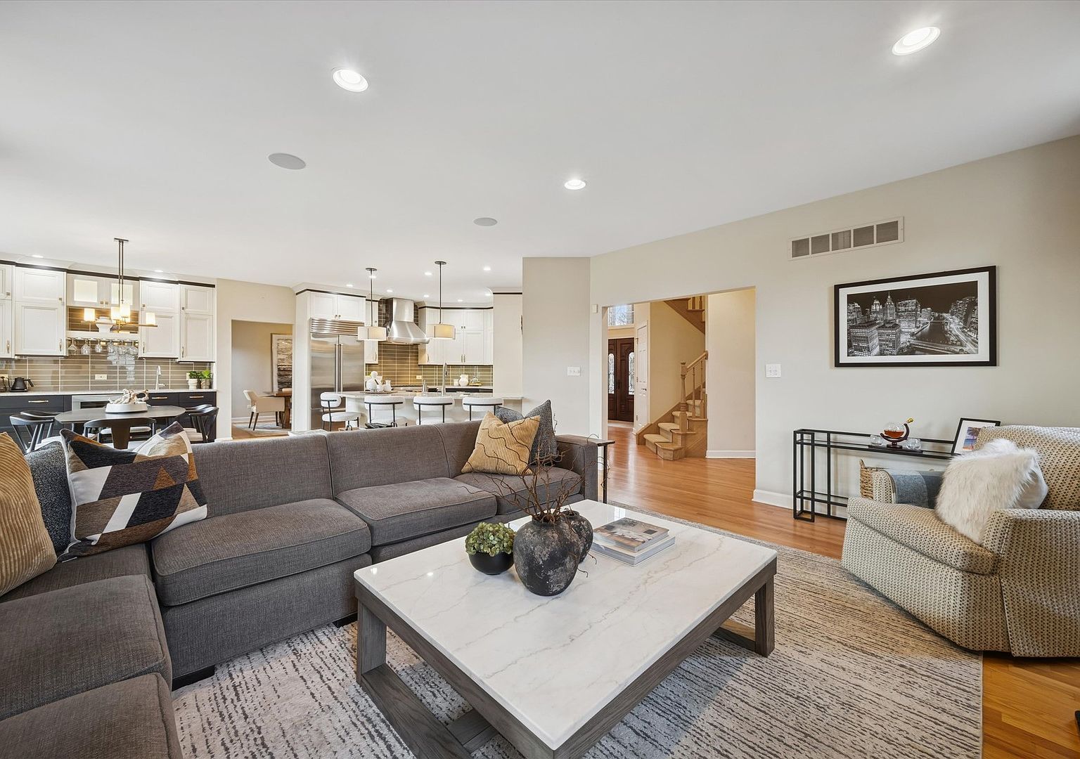 15 Gilbert Ave Clarendon Hills, IL 60514 | Single Family