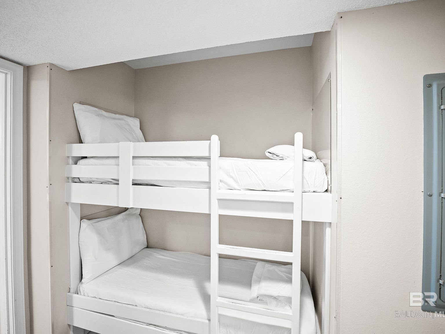 533 W Beach Blvd #602 Gulf Shores, AL 36542  | Condominium