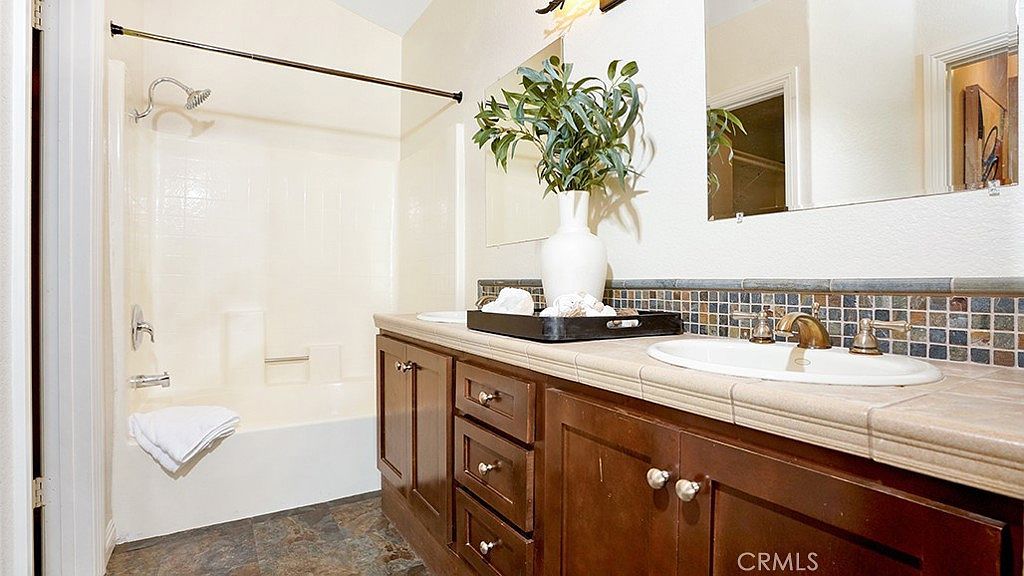 61 Whippoorwill Ln Aliso Viejo, CA 92656  | Condominium