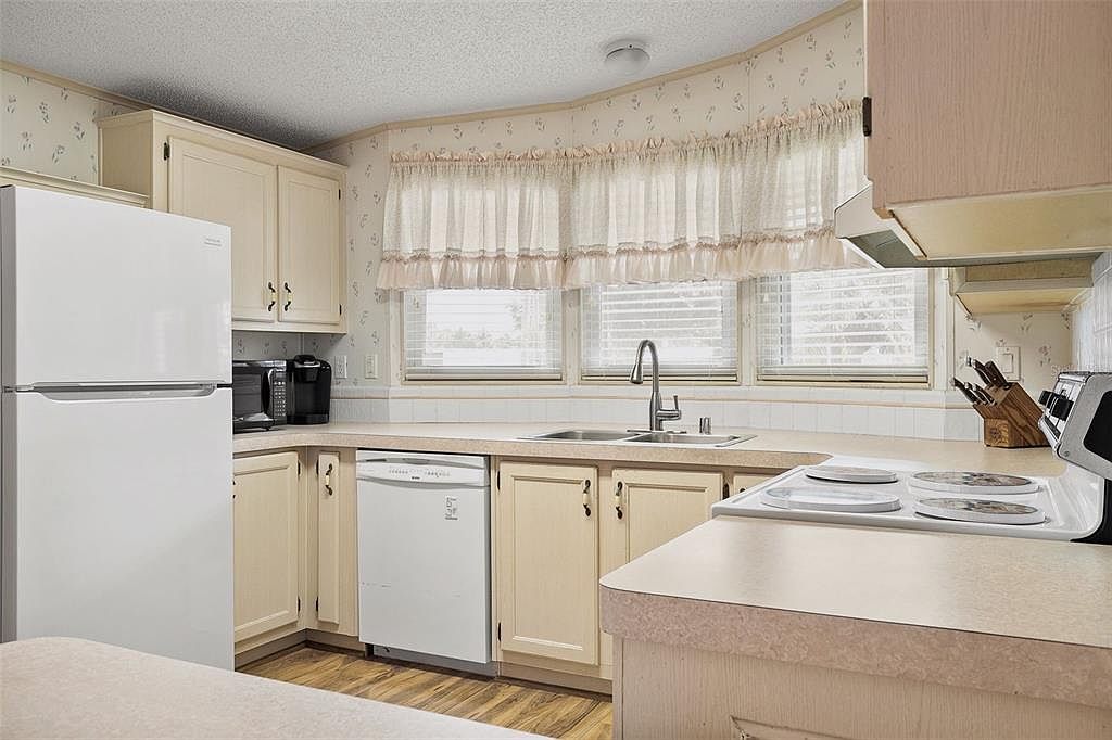 8427 Castle Garden Rd Palmetto, FL 34221  | New build