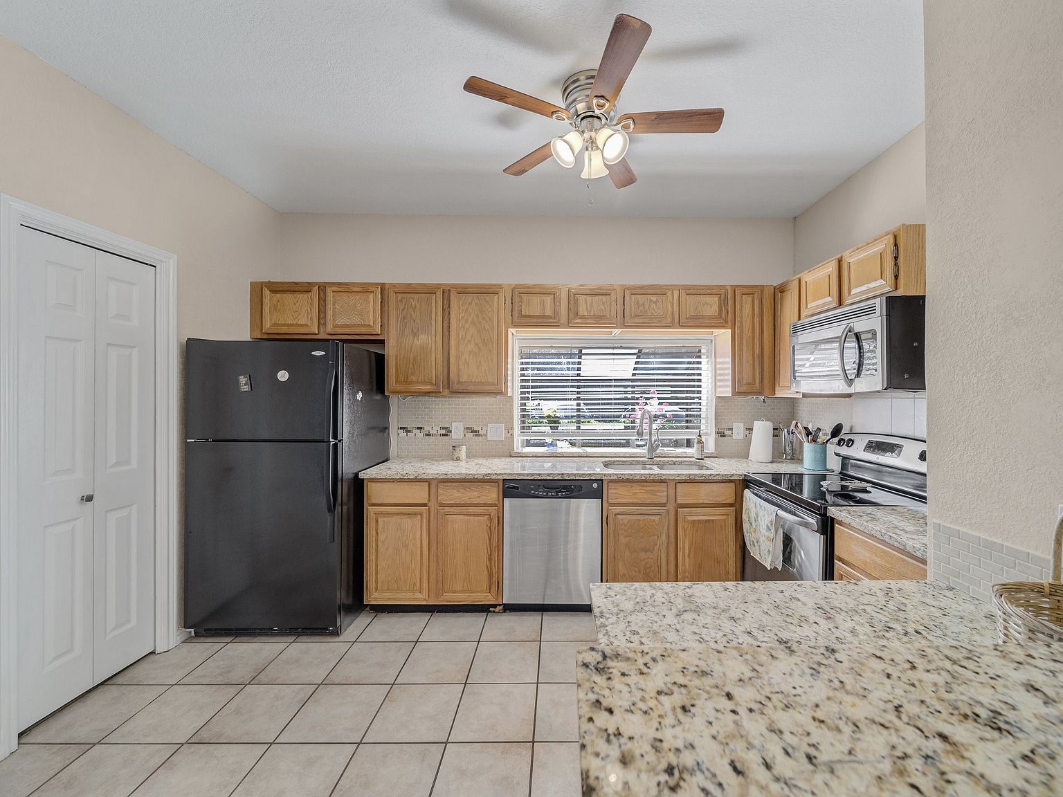 4514 Forestgate Cir Arlington, TX 76017  | Condominium