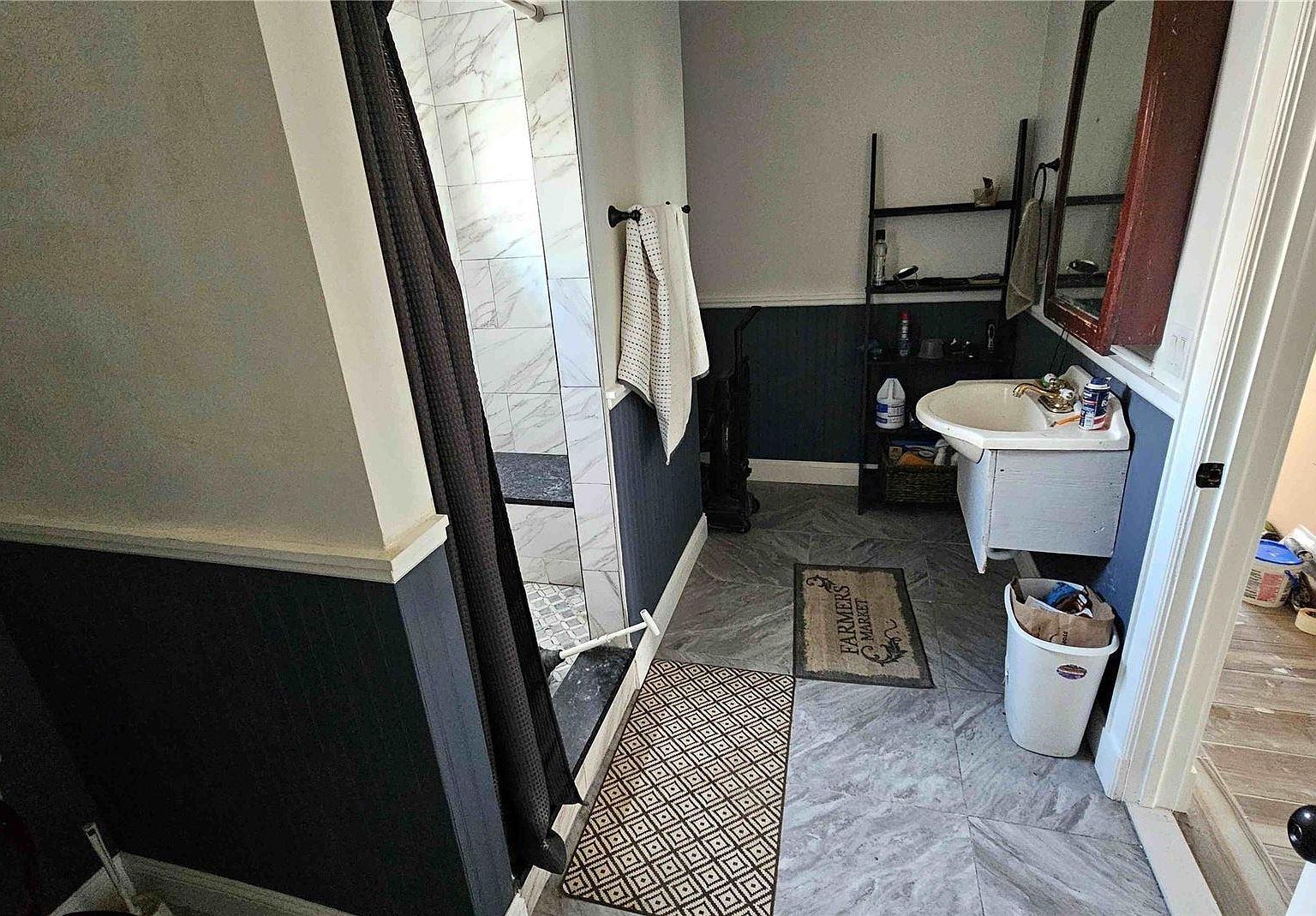 88 Bayview Ave W Lindenhurst, NY 11757  | Single Family