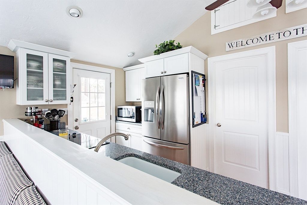 62 Cottage St #7 West Brookfield, MA 01585  | Condominium