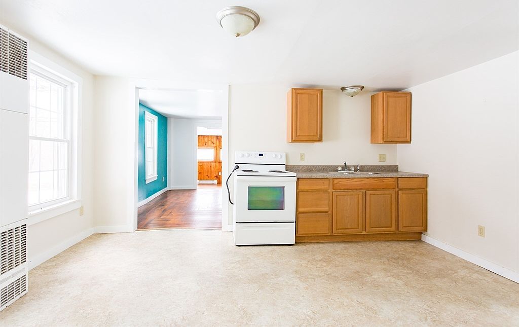 132 E Main St West Brookfield, MA 01585  | Single Family