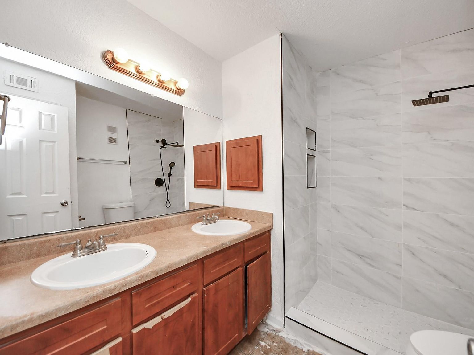 8100 Creekbend Dr APT 104 Houston, TX 77071  | New build