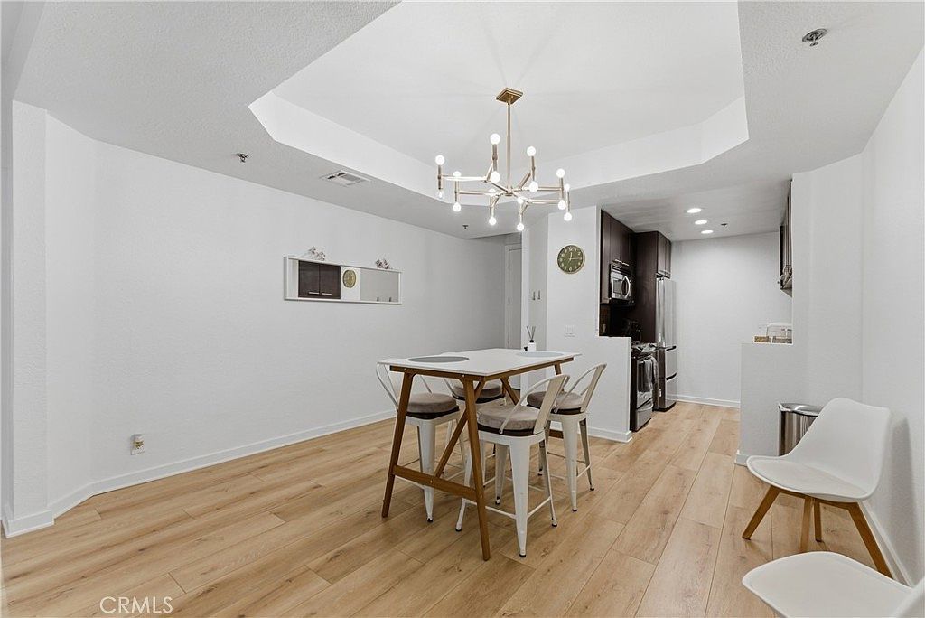 585 N Rossmore Ave APT 209 Los Angeles, CA 90004 | Condominium