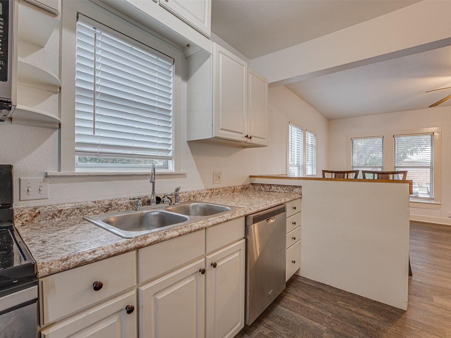 107 N Shawnee St Ennis, TX 75119  | Single Family