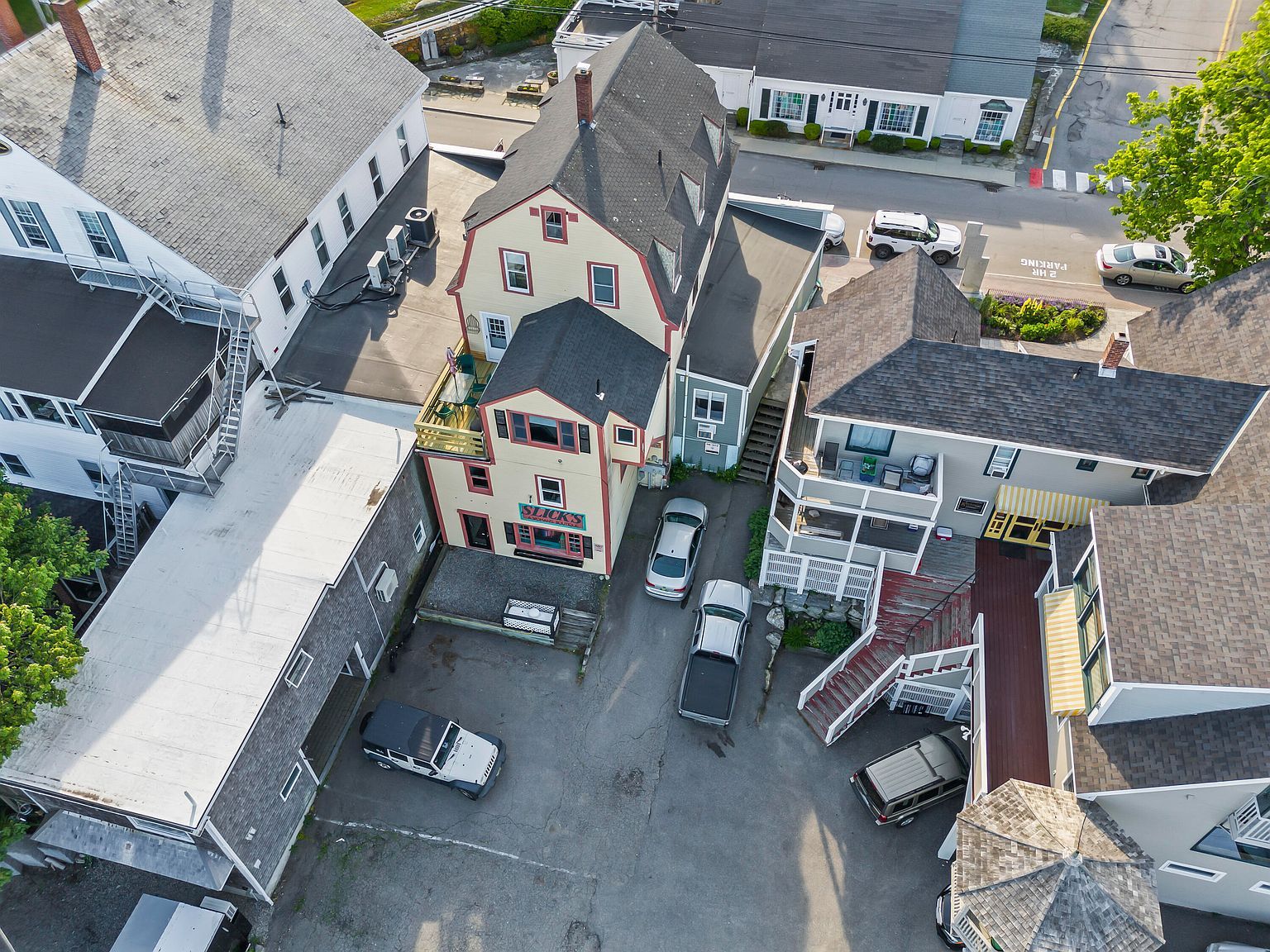 27 Townsend Ave Boothbay Harbor, ME 04538  | Single Family