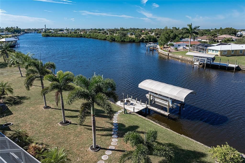 407 Dunn Dr Pt Charlotte, FL 33952  | Single Family