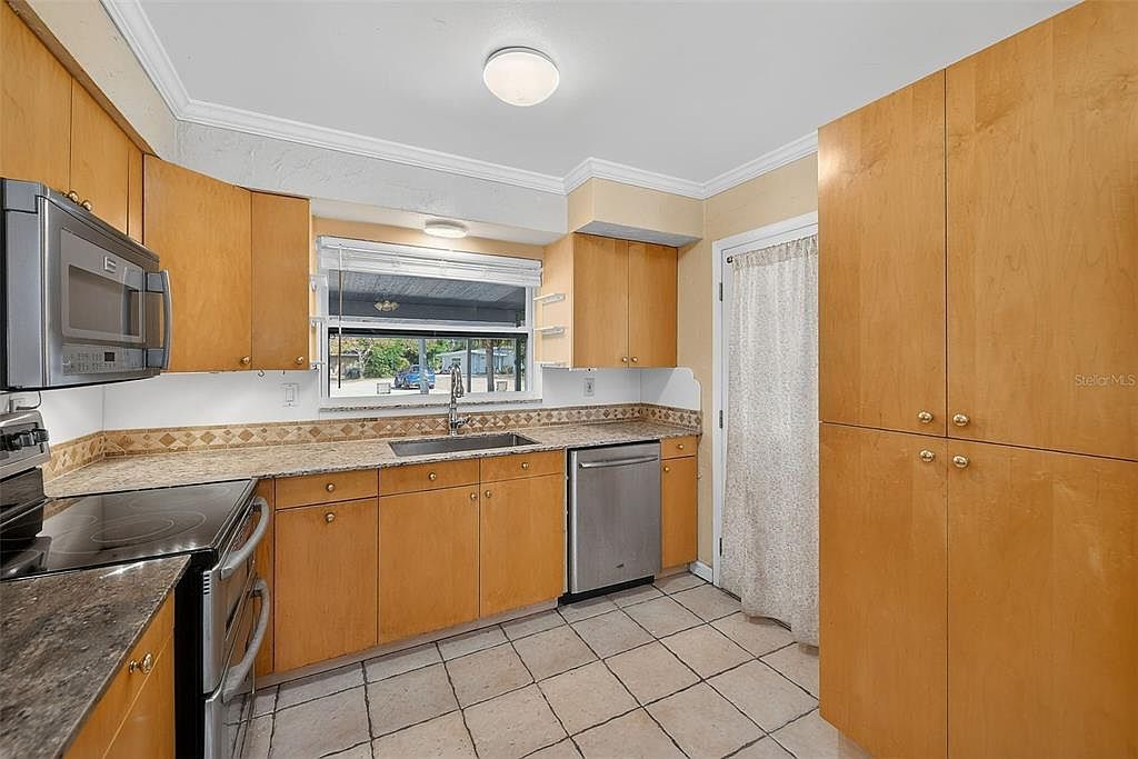 3946 Omega Cir Sarasota, FL 34235 | Single Family