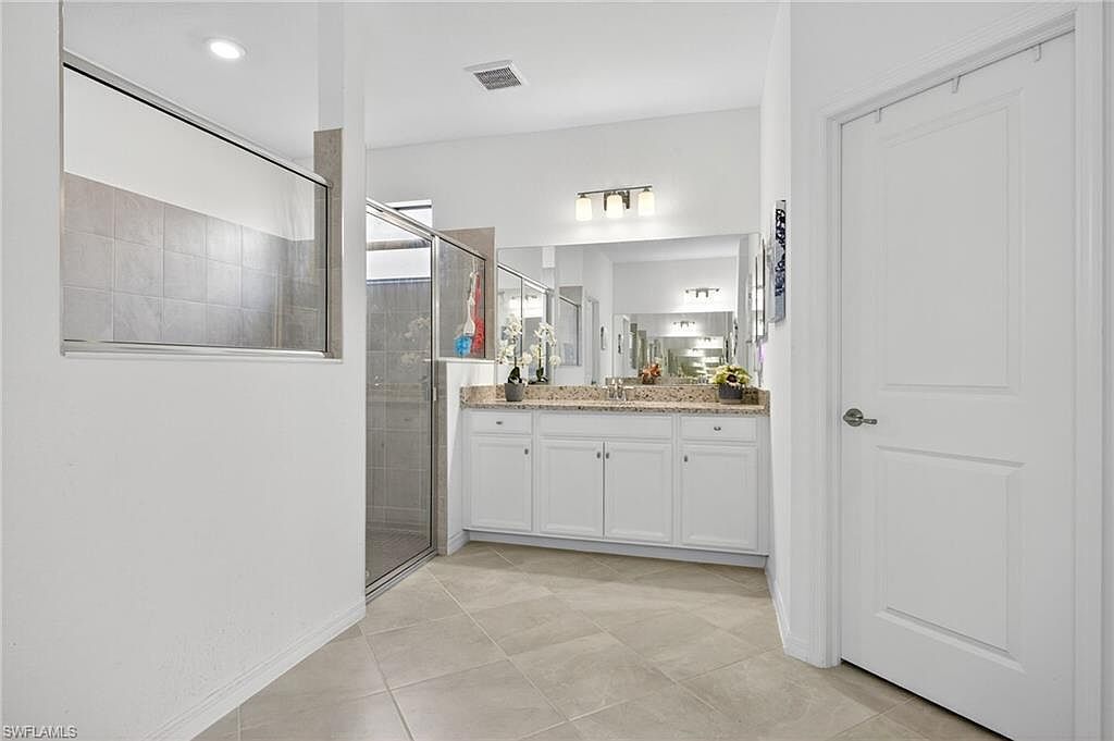 3335 Menores Way Fort Myers, FL 33905  | Single Family