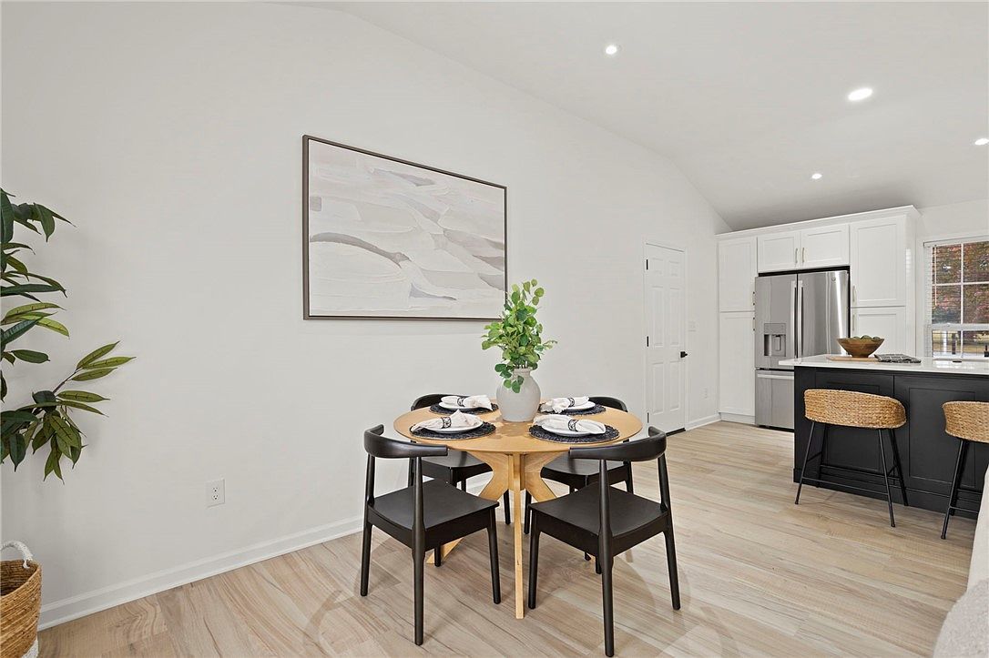 6 Idle Ln Fountain Inn, SC 29644  | Single Family