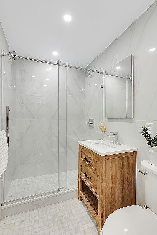 300 E 33rd St APT 21K New York, NY 10016  | Condominium