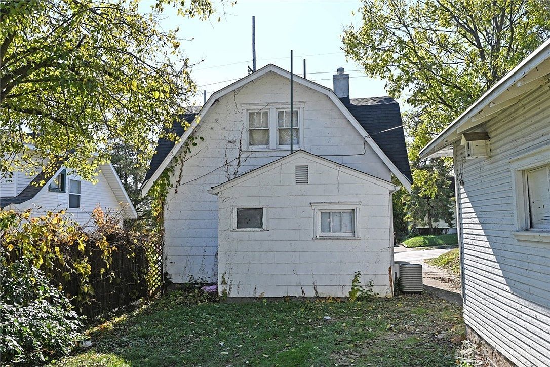 221 E Siebenthaler Ave Dayton, OH 45405 | Single Family