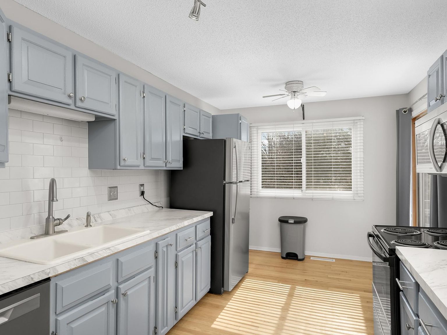 12229 42nd Ave N Plymouth, MN 55441  | Condominium