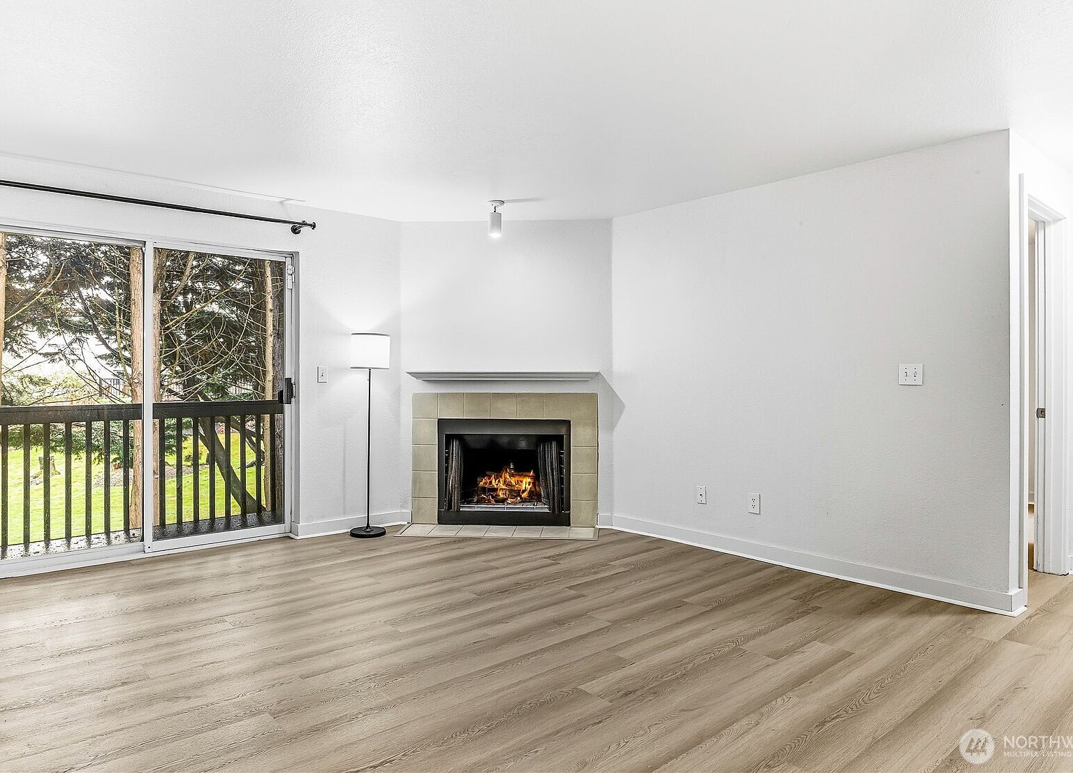 16817 Larch Way UNIT D207 Lynnwood, WA 98037  | Condominium